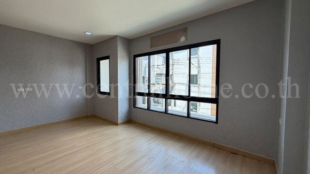 รูป ทาวน์โฮม 3 ชั้น เดอะ ซิมโฟนี่ นวมินทร์ 163 บ้านตัวอย่าง - รูปที่ 22/39