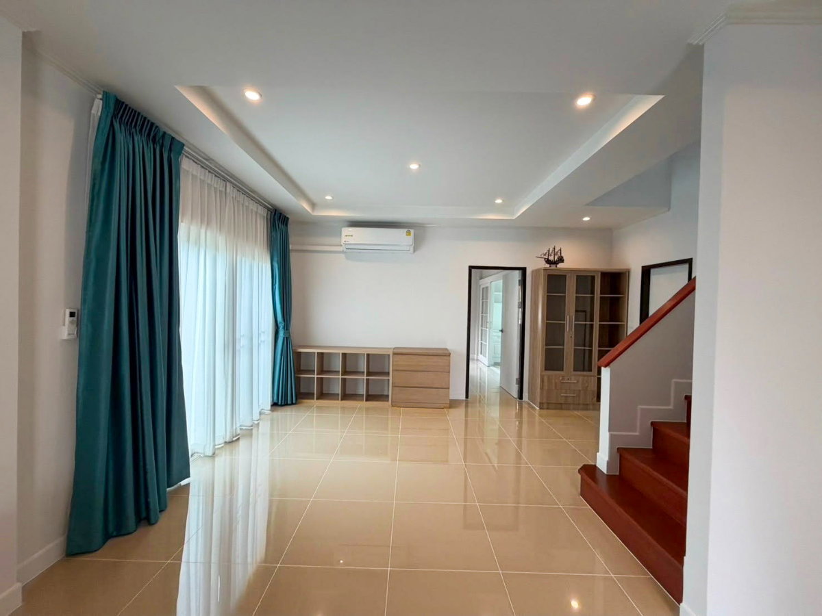 picture 2-Storey Detached House for Rent in a Peaceful Residential Project - 4/21