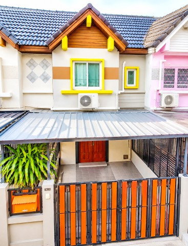 รูป ตลาดสวนสยาม 200 ม.2 นอน ทาวน์เฮาส์ 2 ชั้น 2 น้ำ เฟอร์ครบ 16 ตร.วา.128 ตร.ม.ซ.สวนสยาม 3-7 เทคนิคมีนบุรี 3.6 กม. รพ.นพรัตน์ราชธานี 600 ม. - รูปที่ 1/8
