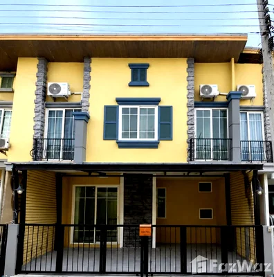 Townhouses for sale Bangkok : Move-in Ready 4-Bedroom Townhome | Golden Town 2 On Nut – Pa 6636542