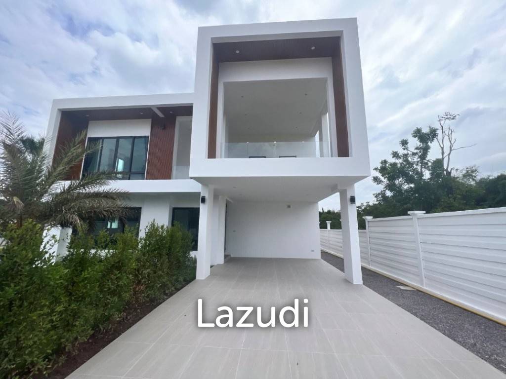 รูป SOI 102 : 2 storey luxury 4 bed pool villa - รูปที่ 43/47