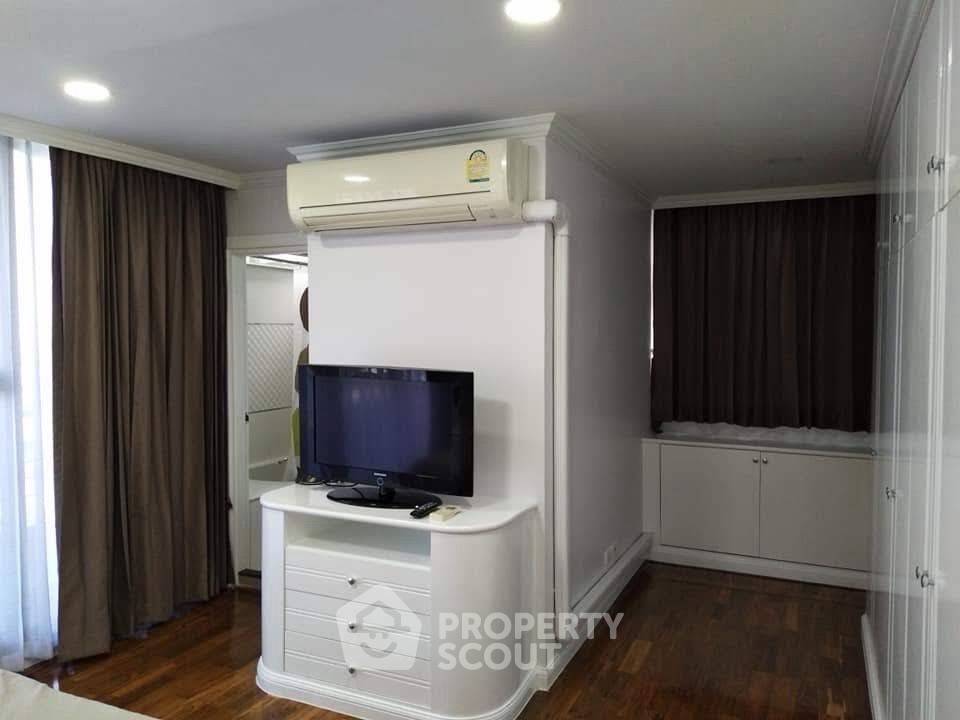 picture Condo 2-BR, 122 Sqm, 8th Floor At Supalai Place Sukhumvit 39 near BTS Phrom Phong (ID 3146355) - 6/12