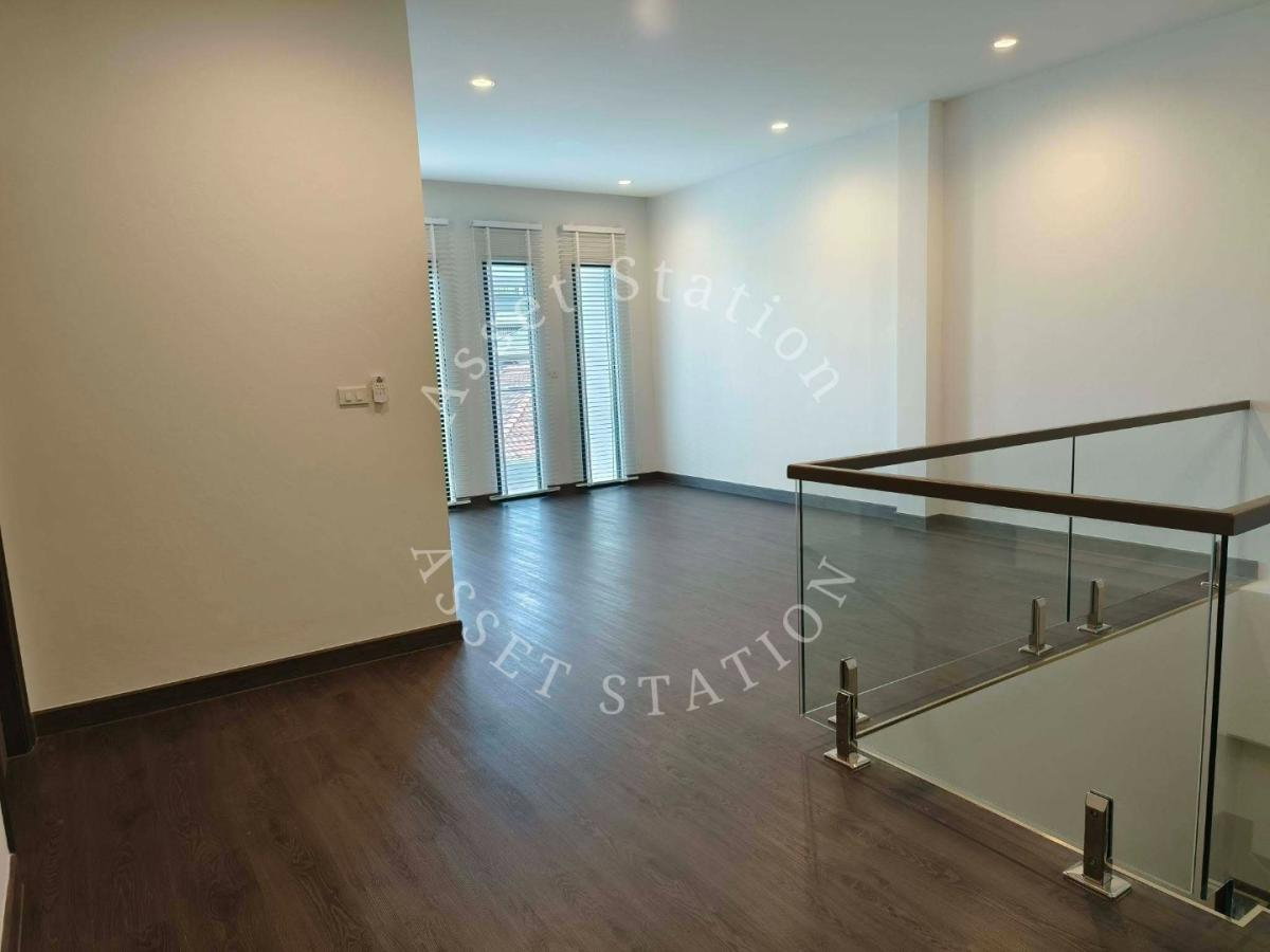 รูป ให้เช่า บ้านเดี่ยว 3 ชั้น ใจกลางสุขุมวิท 65 ทำ Air bnb หรือจดทะเบียนบริษัทได้ 🏠 ใกล้ BTS เอกมัย - รูปที่ 8/12