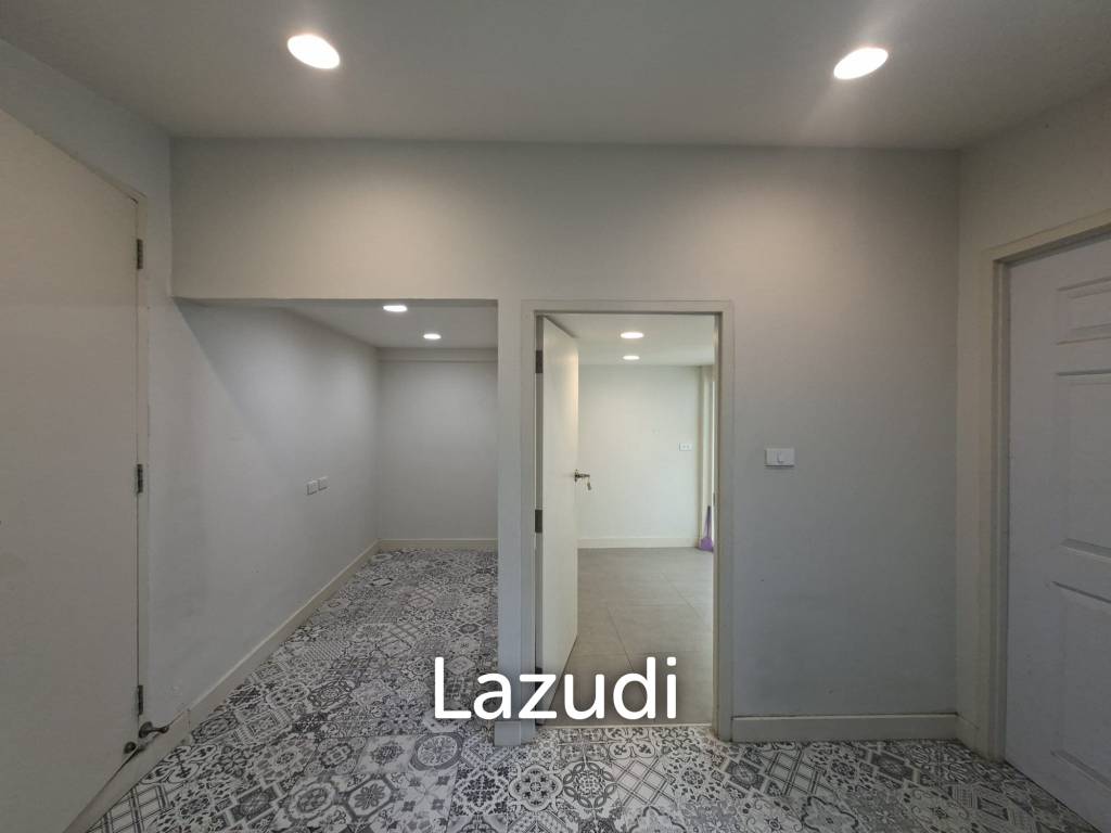 รูป บ้านเดี่ยวโมเดิร์น 280 ตร.ม. ที่ดิน 600 ตร.ม. ทำเลย่านคลองเตย - รูปที่ 21/25