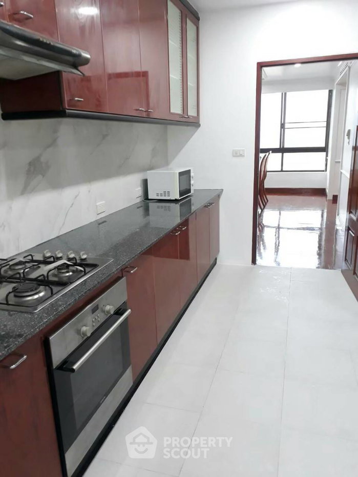 รูป คอนโด 3 ห้องนอน ชั้น 23 ขนาด 316 ตร.ม. ใกล้ BTS ทองหล่อ ที่ Ruamsuk Condominium (ID 510610) - รูปที่ 4/12