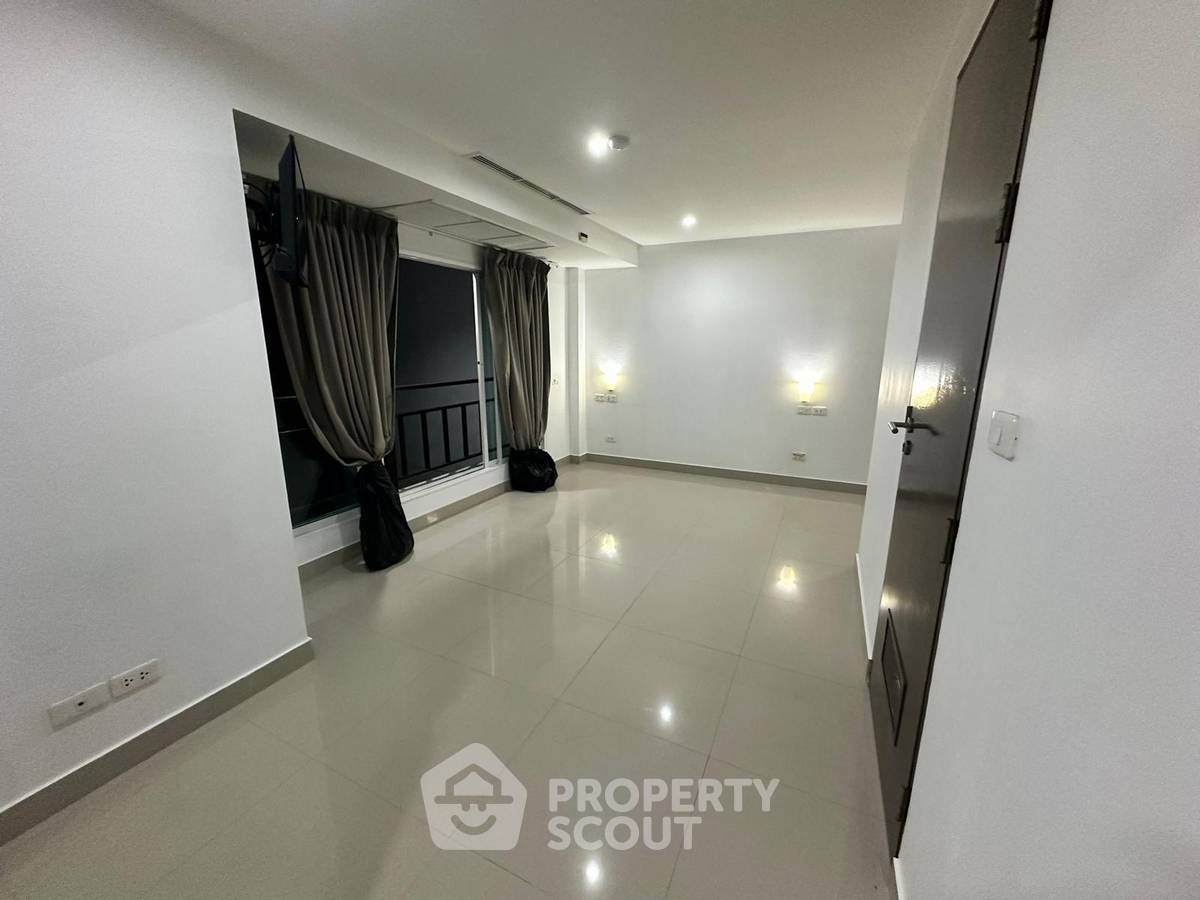 รูป คอนโด 1 ห้องนอน ขนาด 31 ตร.ม. ขาย The Club House พรตํามากน (ID 2101316) - รูปที่ 2/9