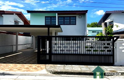 เช่าบ้านเดี่ยว กรุงเทพมหานคร : หมู่บ้านสัมมากร | ให้เช่าบ้านเดี่ยวรีโนเวทใหม่ 3 ห้องนอน 2 ห้องน้ำ