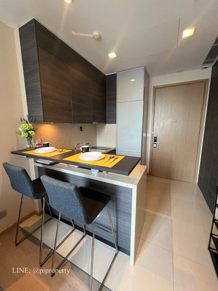 รูป ให้เช่าห้องชุด 1 ห้องนอน ตกแต่งครบครัน ที่ Esse Asoke ชั้นสูง มีเครื่องซักผ้าและเครื่องอบผ้า ทำเลดีเยี่ยม ย่านอโศก ใจกลางกรุงเทพฯ - รูปที่ 6/32