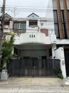 📌 ขายทาวน์เฮาส์ โครงการ ศรีวรา ทาวน์อินทาวน์ 3 ชั้น 4 ห้องนอน 5 ห้องน้ำ