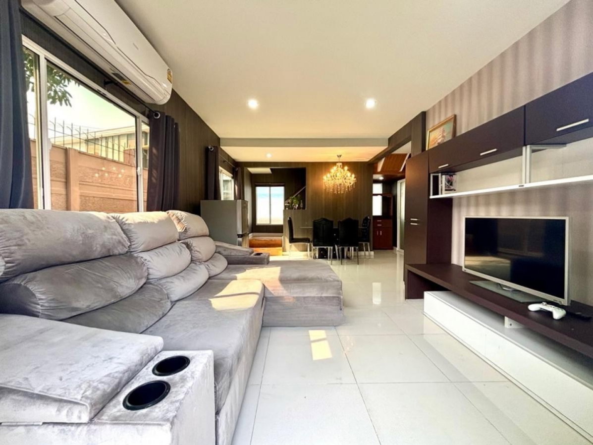 รูป 🏡✨ ให้เช่าบ้านเดี่ยว 2 ชั้น – ภัสสร เพรสทีจ ลุกซ์ พัฒนาการ 📍บ้านหลังมุม เป็นส่วนตัว หันหน้าทิศใต้ รับลมดีตลอดปี - รูปที่ 3/15