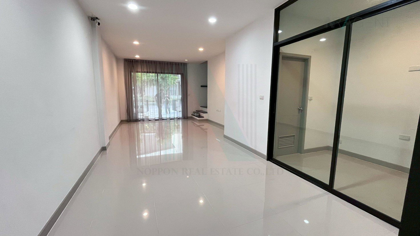 รูป 📌 ขายทาวน์โฮม โครงการ พรีเมียม เพลส พหลโยธิน - รามอินทรา 3 ชั้น 4 ห้องนอน 3 ห้องน้ำ - รูปที่ 3/8