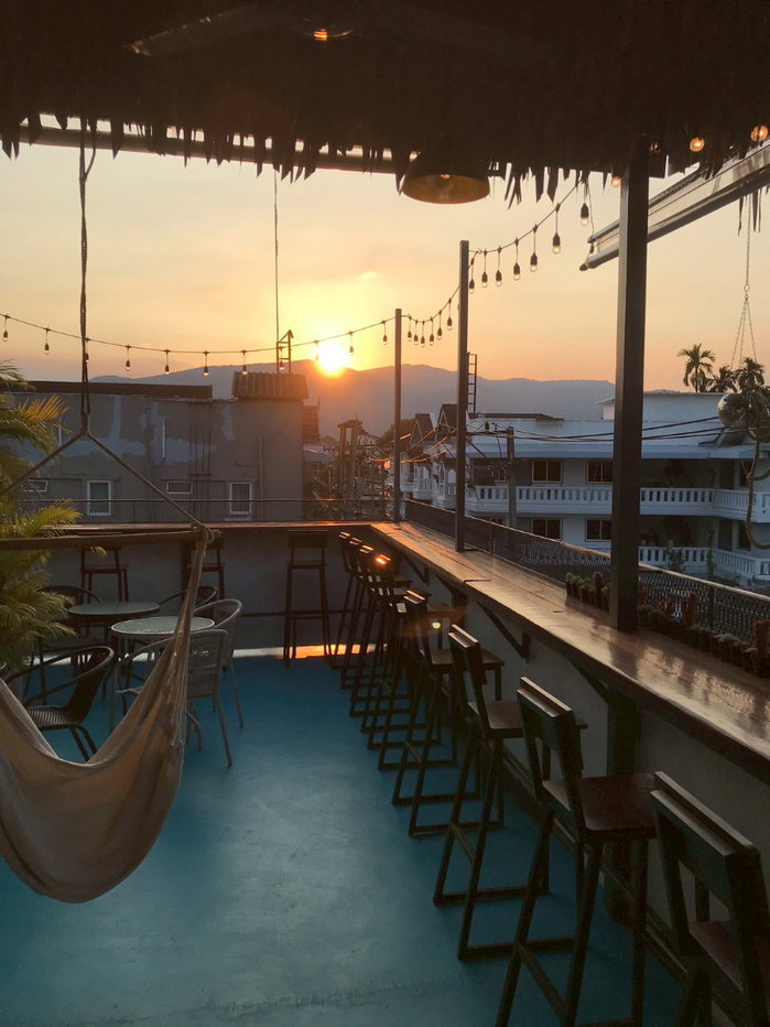 รูป เซ้งกิจการร้านอาหาร พร้อม Rooftop Bar 3 ชั้น ย่านเมืองเก่าเชียงใหม่ ทำเลทอง ใกล้ประตูท่าแพ พร้อมอุปกรณ์ครบ - รูปที่ 5/12