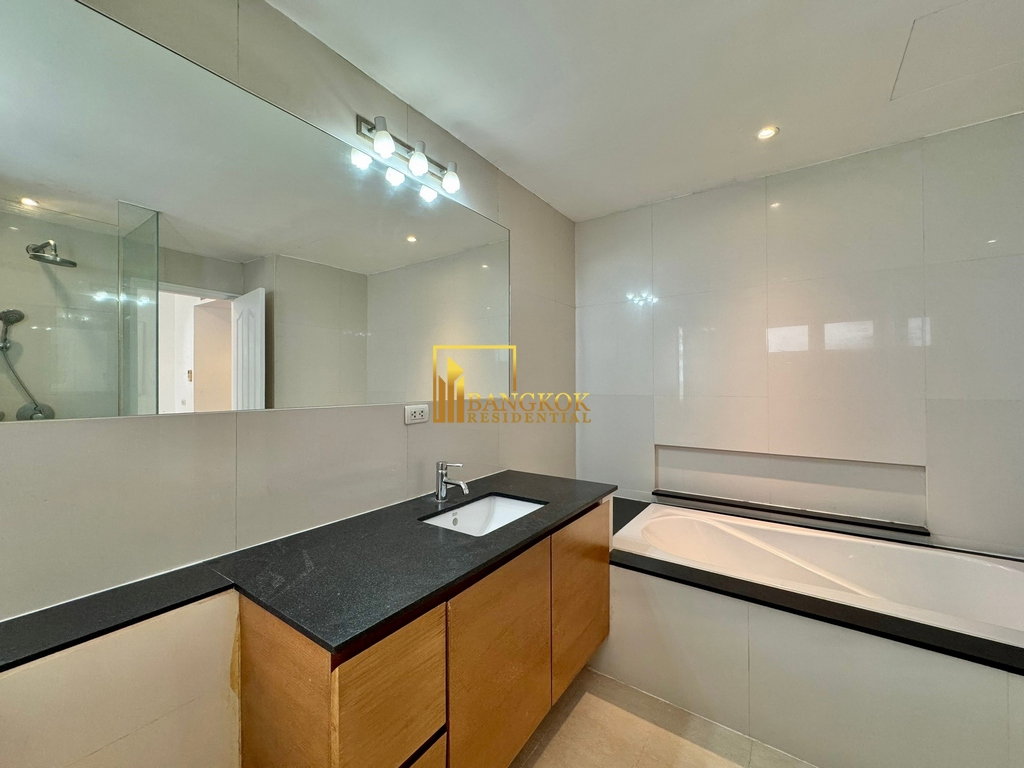 รูป Renovated 3 Bedroom Duplex Apartment in Sukhumvit 31 Area - BR0865AP - รูปที่ 20/48