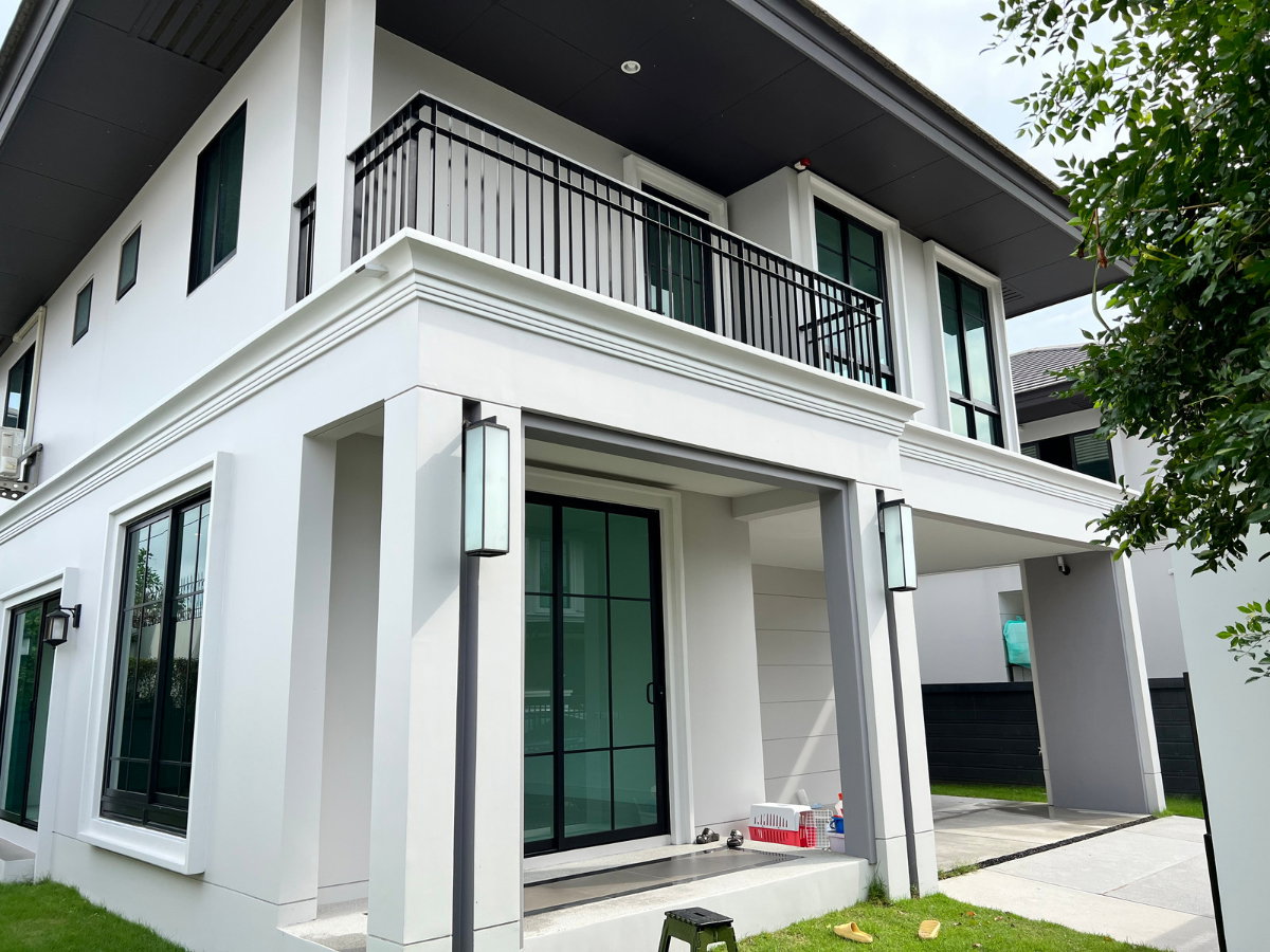รูป บ้านเดี่ยวให้เช่า 🔥 Setthasiri Pattanakarn 🔥 4 ห้องนอน 3 ห้องน้ำ เฟอร์นิเจอร์ และ เครื่องใช้ไฟฟ้าครบ  - รูปที่ 2/11