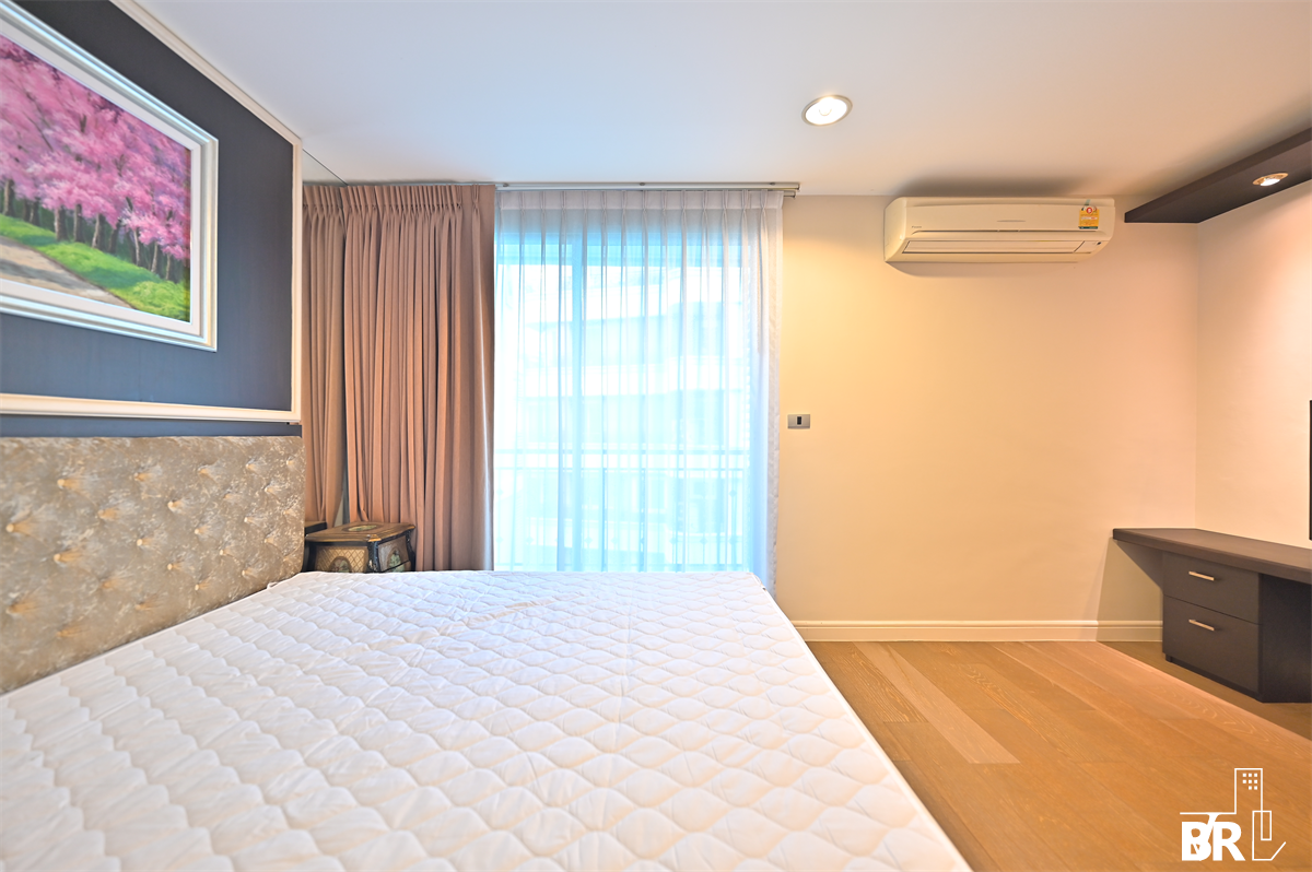 picture The Crest Sukhumvit 24 Condo Near MRT to Save More Time near BTS Phrom Phong - 7/10