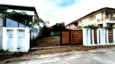 Land for sale Ban Bung Chonburi : Land for Sale 65.7 Sq.wah in Siam Mantrathara Village, Ban Bueng