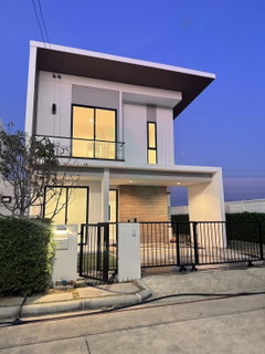 รูปภาพ 📌 ให้เช่าบ้านแฝด 2 ชั้น โคโม่ เบียงก้า 2 บางนา 3 ห้องนอน 3 ห้องน้ำ