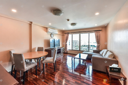Navin Court Condominium