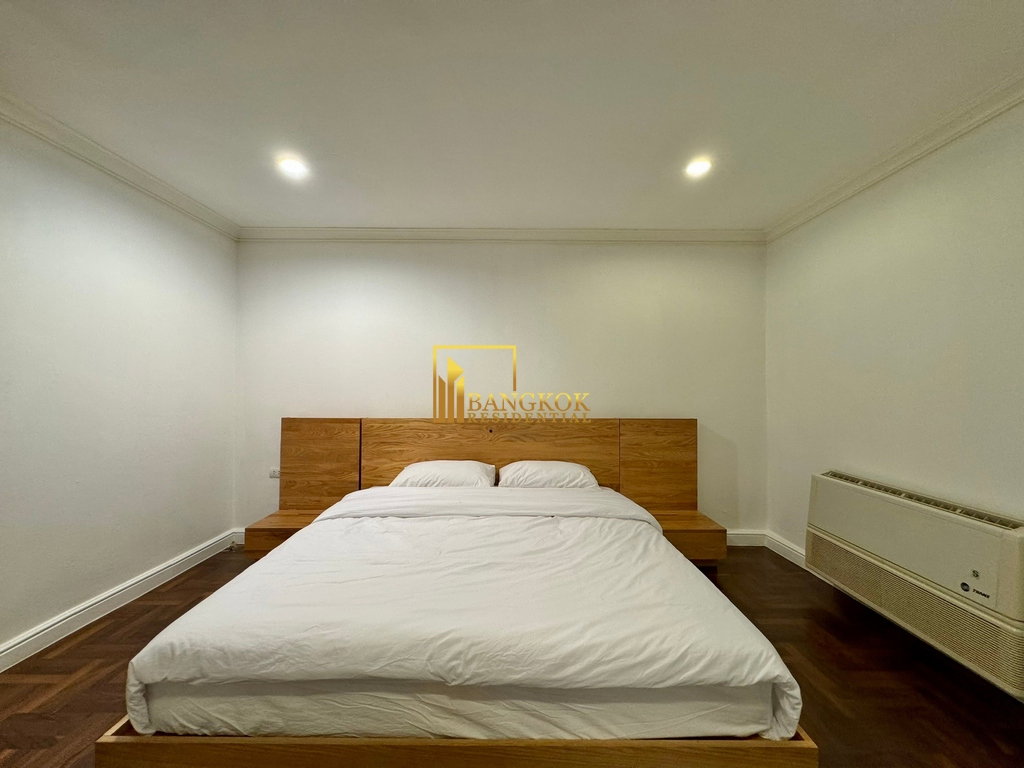รูป Renovated 3 Bedroom Duplex Apartment in Sukhumvit 31 Area - BR0865AP - รูปที่ 27/48