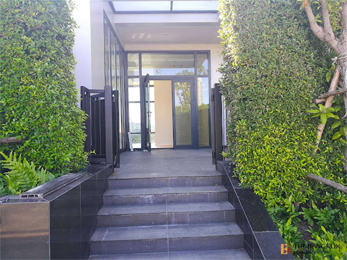 picture Luxury Unit, Ready for You Without the Wait Circle Living Prototype - 5/10
