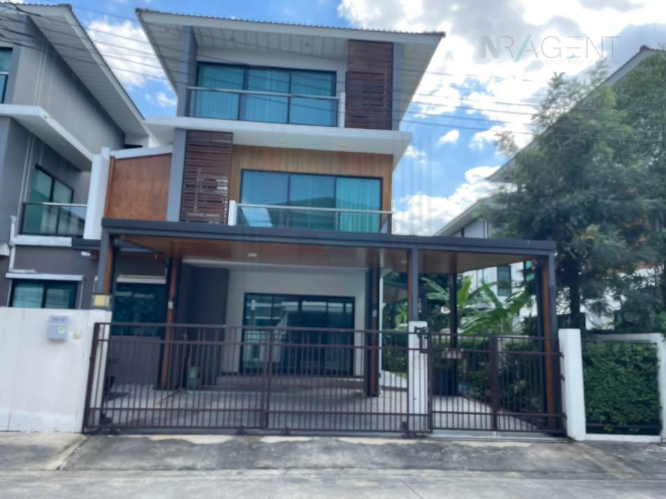 รูป 📌 ขายบ้านแฝด โครงการ ศุภาลัย เอสเซ้นส์ ลาดพร้าว 3 ชั้น 4 ห้องนอน 4 ห้องน้ำ - รูปที่ 1/8