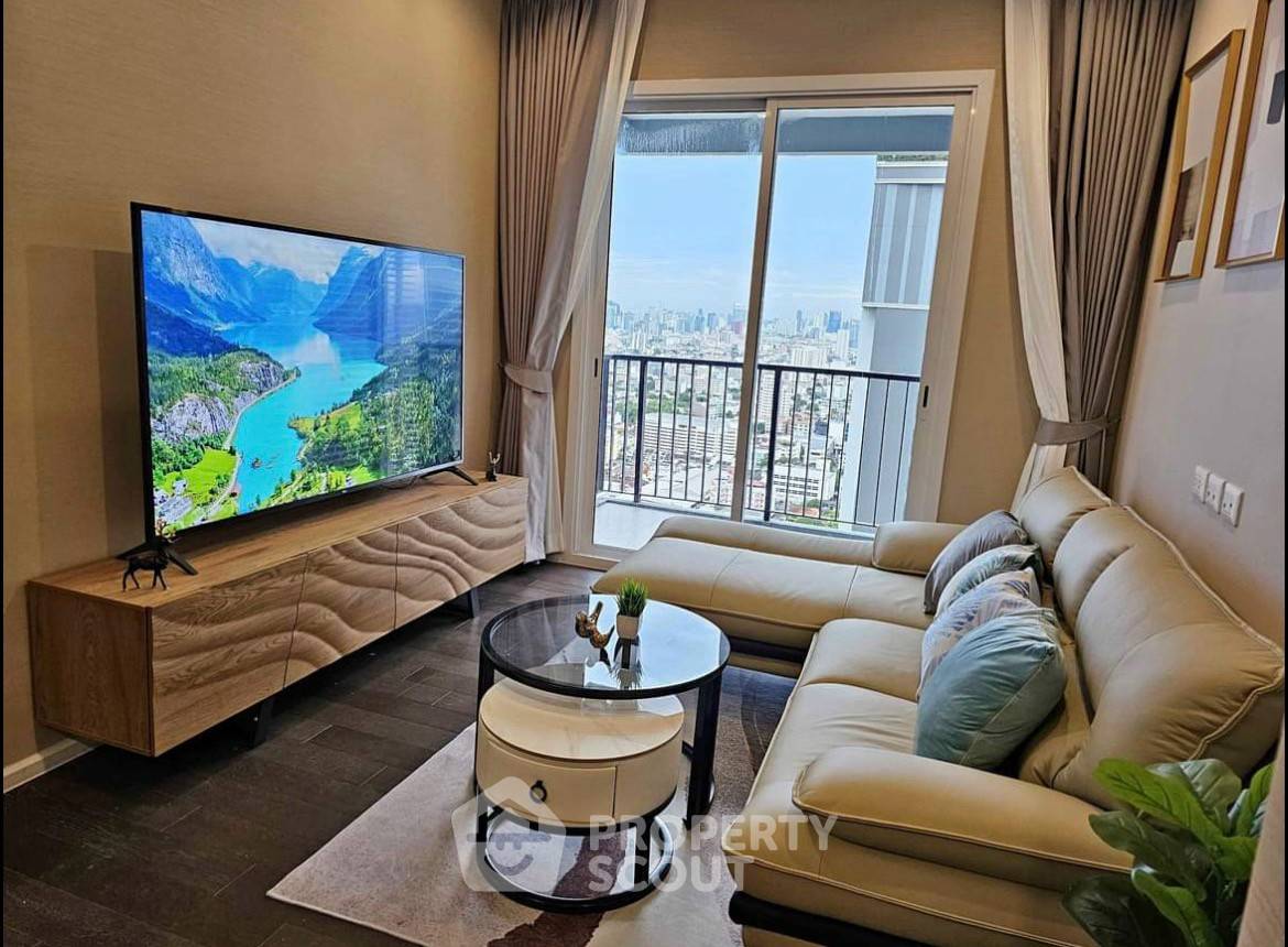 picture High-Floor 2-BR 57 Sqm Condo At The Saint Residences, 100m To MRT Phahon Yothin (ID 3146120) - 2/7