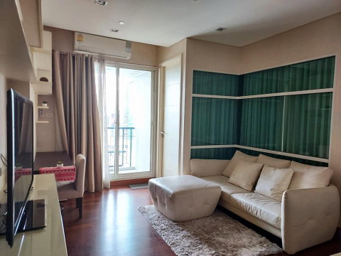 Ivy Thonglor for rent, spacious room, very well proportioned. Built-in TV shelf , 1 bedroom, 1 bathroom, ready to move in.