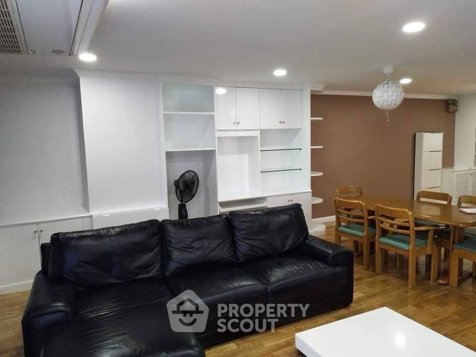 picture Condo 2-BR, 122 Sqm, 8th Floor At Supalai Place Sukhumvit 39 near BTS Phrom Phong (ID 3146355) - 8/12