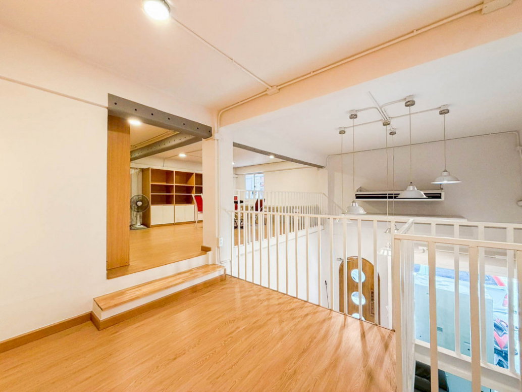 picture Office space for rent, 1.5 stories, Soi Chan 16. Ready to use as an office. - 4/8