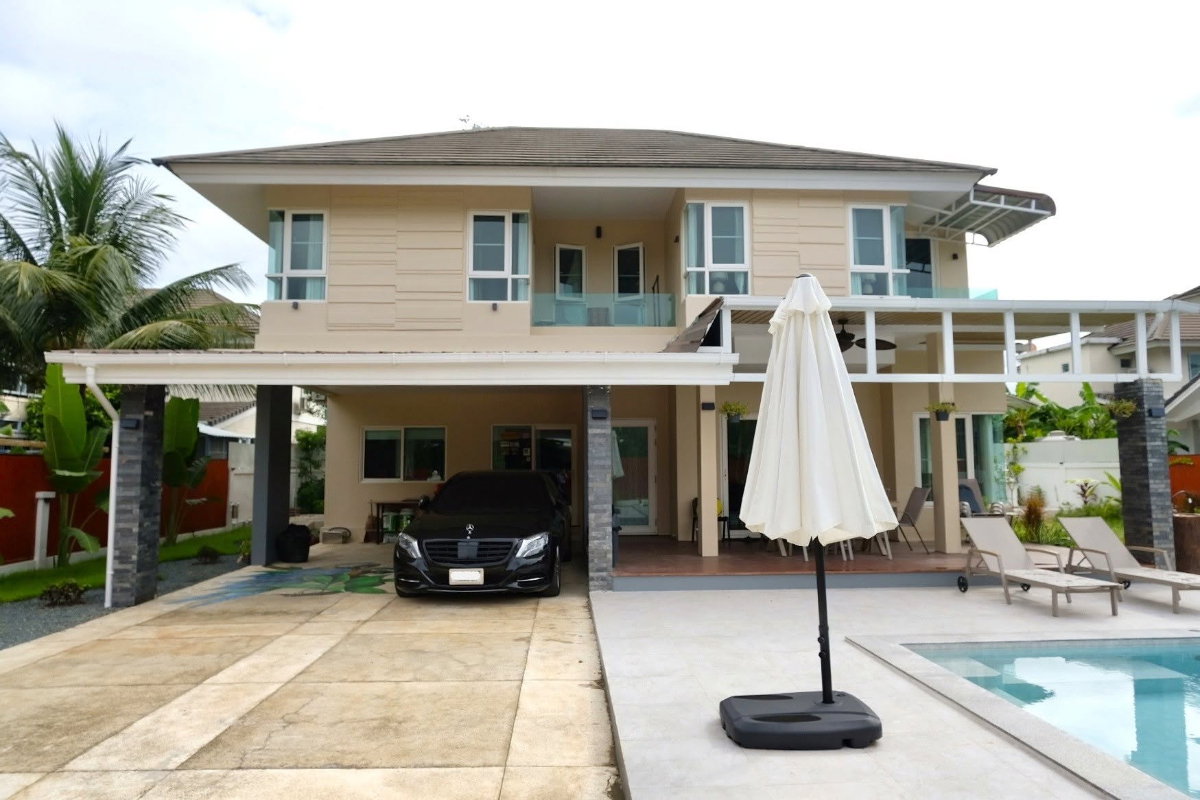 picture 🏡🏊‍♂️ Luxury 2-Storey Pool Villa for Rent with Private Swimming Pool ✨ - 1/26
