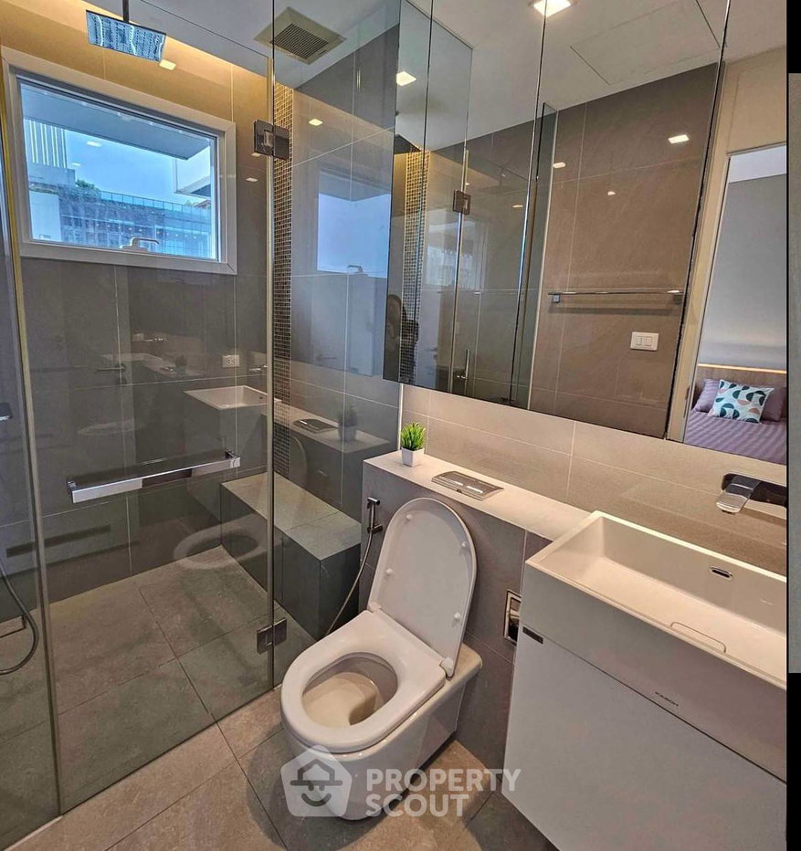 picture High-Floor 2-BR 57 Sqm Condo At The Saint Residences, 100m To MRT Phahon Yothin (ID 3146120) - 4/7
