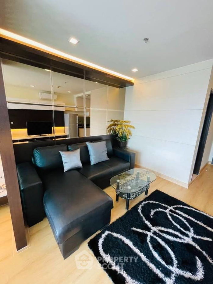 picture 1-BR 40Sqm On 40th Floor At Sky Walk Residences, 200m To BTS Phra Khanong (ID 3134591) - 3/9