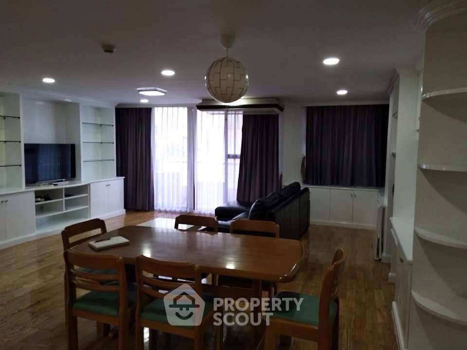 picture Condo 2-BR, 122 Sqm, 8th Floor At Supalai Place Sukhumvit 39 near BTS Phrom Phong (ID 3146355) - 4/12