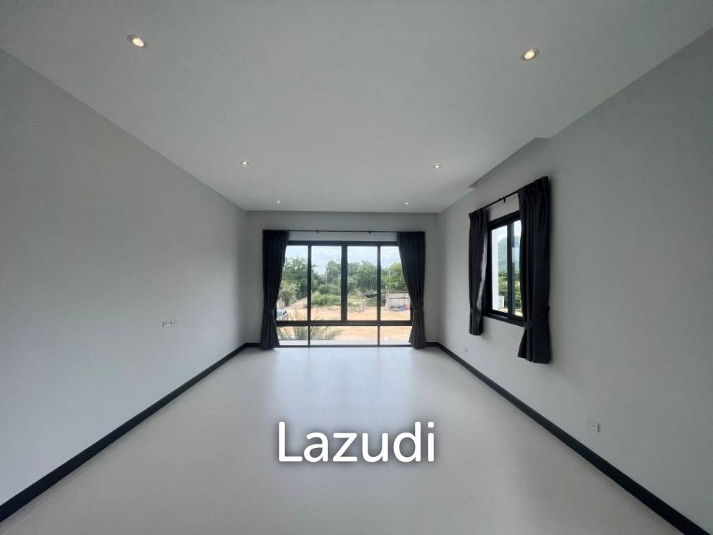 รูป SOI 102 : 2 storey luxury 4 bed pool villa - รูปที่ 15/47
