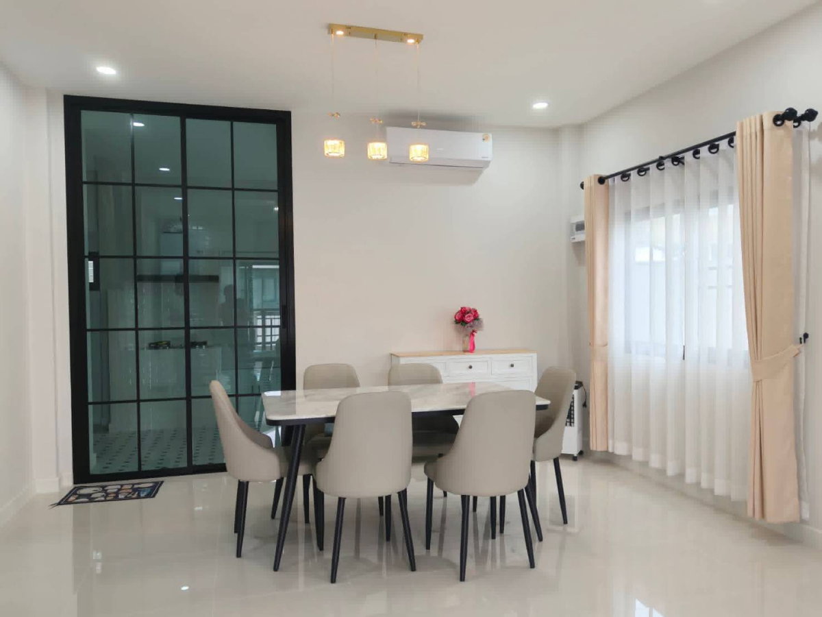 รูป ให้เช่าบ้านเดี่ยว 2 ชั้น ในหมู่บ้านใจแก้วเอราวัณ 31 เฟส 8 อำเภอสารภี-เชียงใหม่ รับสัตว์เลี้ยงขนาดเล็ก (R1396) T.0946511456 - รูปที่ 4/12