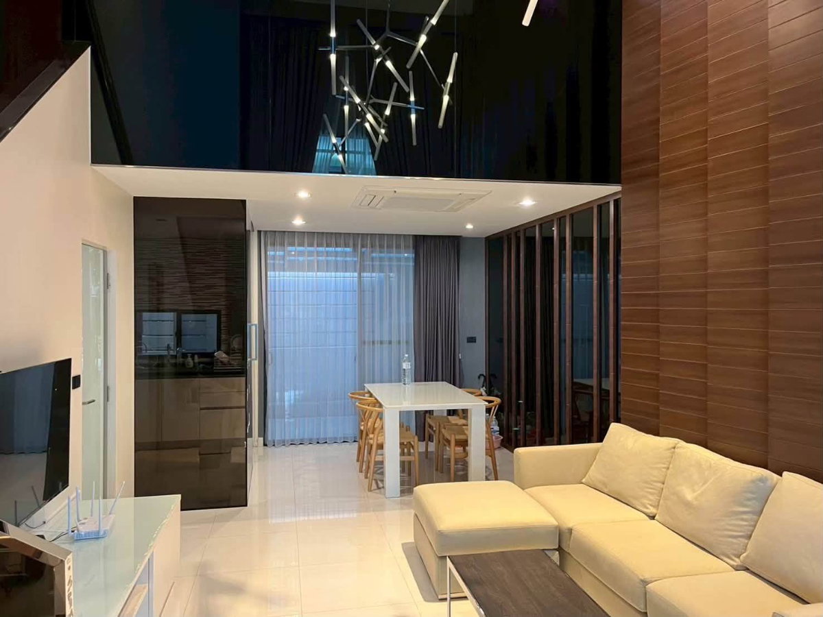 รูป ขาย ทาวน์โฮม 3.5 ชั้น บ้านกลางเมือง รัชโยธิน ใกล้ BTS เสนานิคมเพียง 650 เมตร พร้อมอยู่ (TH6917) - รูปที่ 4/26