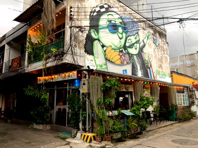 พื้นที่ขายของ ม.มหาจุฬาลงกรณราชวิทยาลัย เชียงใหม่ : เซ้งกิจการร้านอาหาร พร้อม Rooftop Bar 3 ชั้น ย่านเมืองเก่าเชียงใหม่ ทำเลทอง ใกล้ประตูท่าแพ พร้อมอุปกรณ์ครบ
