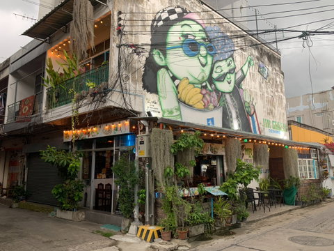 เซ้งกิจการร้านอาหาร พร้อม Rooftop Bar 3 ชั้น ย่านเมืองเก่าเชียงใหม่ ทำเลทอง ใกล้ประตูท่าแพ พร้อมอุปกรณ์ครบ