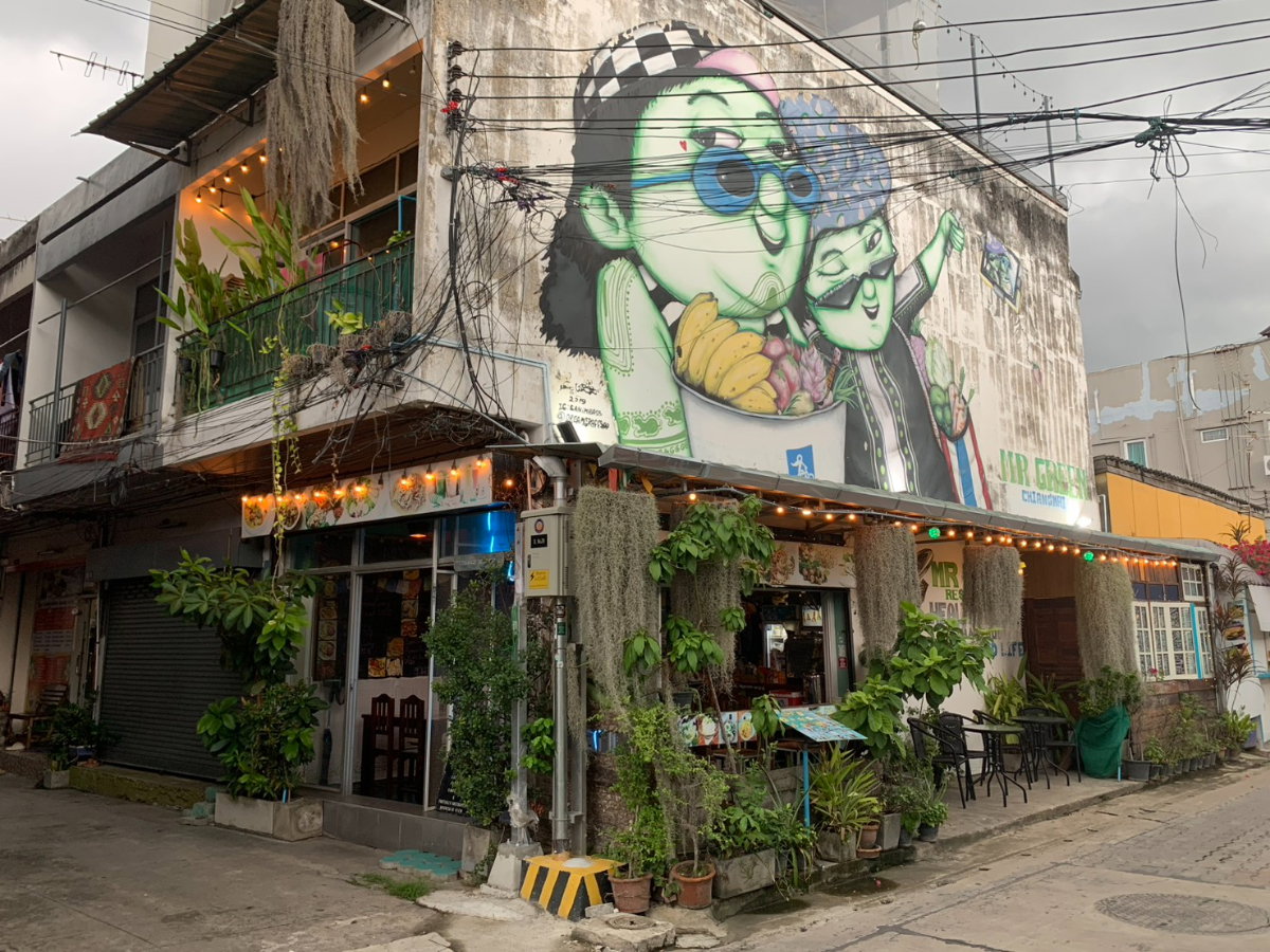 รูป เซ้งกิจการร้านอาหาร พร้อม Rooftop Bar 3 ชั้น ย่านเมืองเก่าเชียงใหม่ ทำเลทอง ใกล้ประตูท่าแพ พร้อมอุปกรณ์ครบ - รูปที่ 1/12