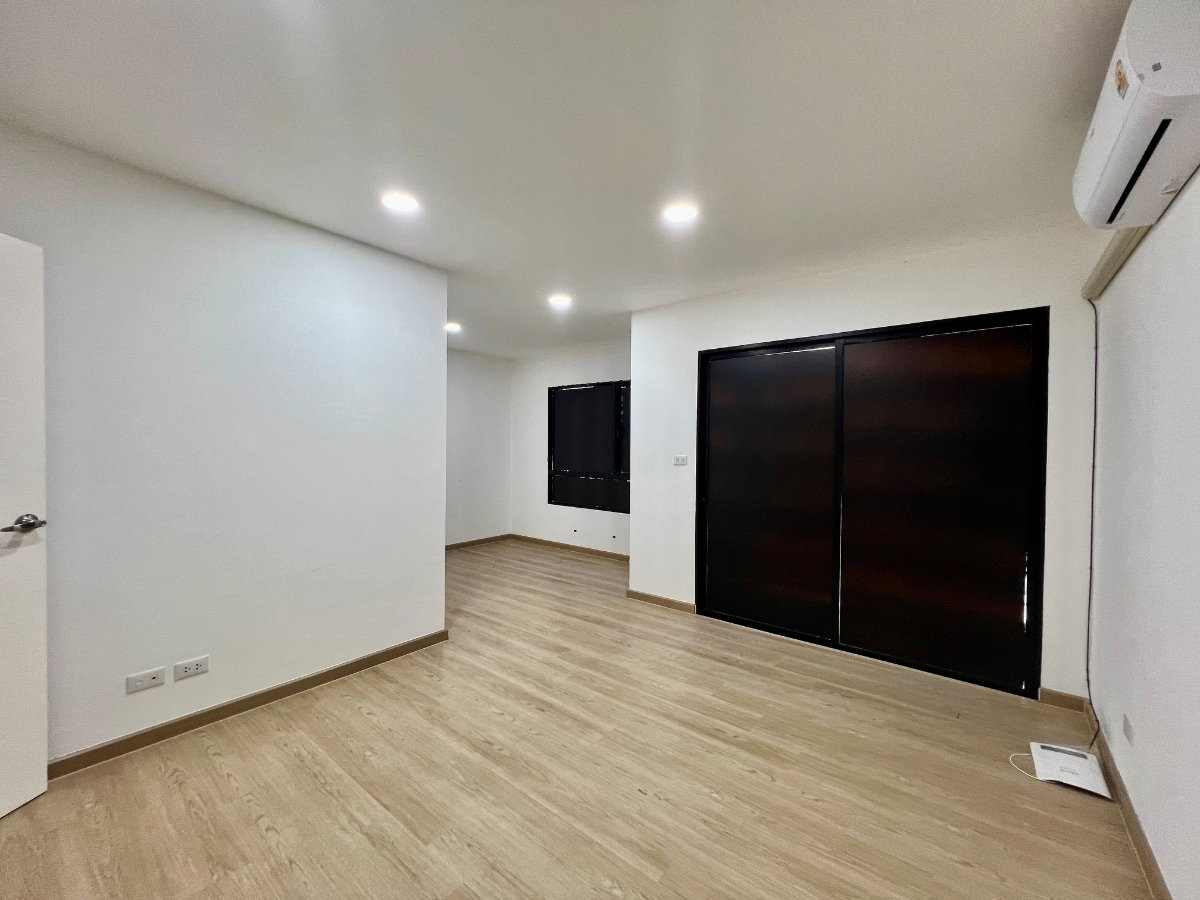 รูป ให้เช่าทาวน์โฮม 3 ชั้น Patio Ramintra–Watcharapol บ้านใหม่ พร้อมอยู่ รองรับทั้งอยู่อาศัย โฮมออฟฟิศ และสำนักงาน ทำเลติดส่วนกลางของโครงการ - รูปที่ 25/26