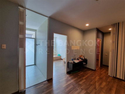 Chewathai Ratchaprarop  Condo in High-potential, Central City Location