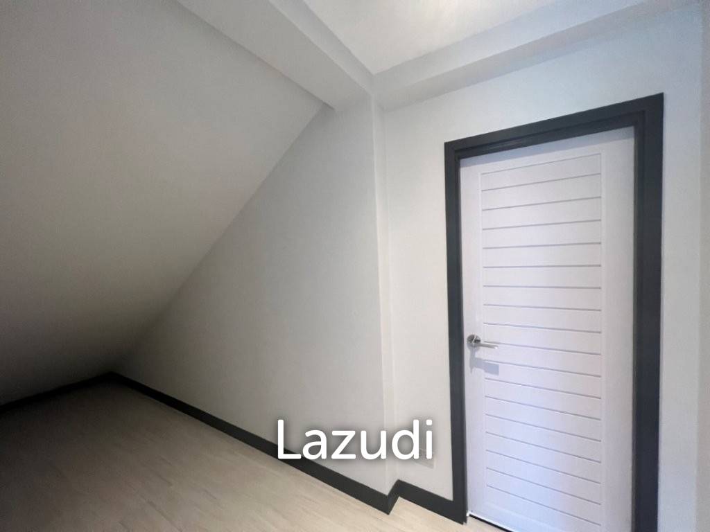 รูป SOI 102 : 2 storey luxury 4 bed pool villa - รูปที่ 11/47
