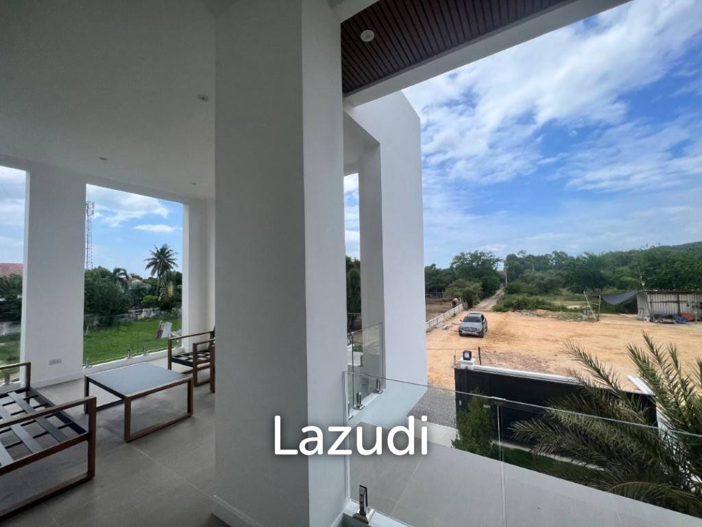 รูป SOI 102 : 2 storey luxury 4 bed pool villa - รูปที่ 27/47