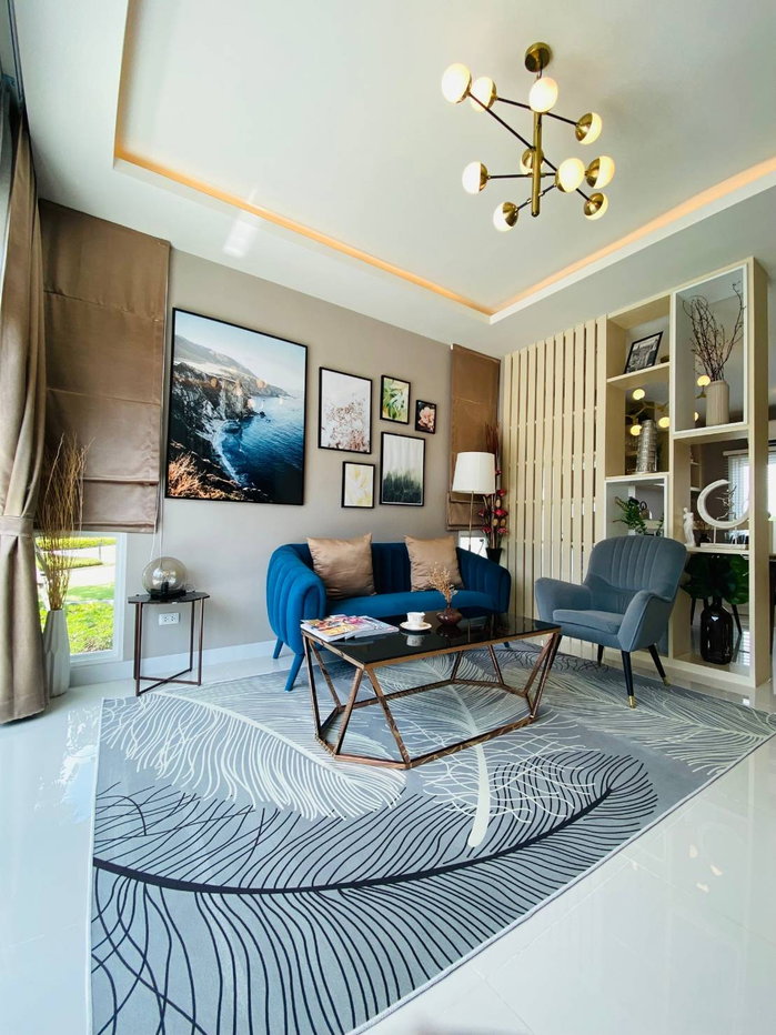รูป บ้านตัวอย่าง แต่งครบพร้อมอยู่ แปลงมุมโซนส่วนตัว ลดพิเศษ 4.59 ล้าน* ฟรี! เฟอร์นิเจอร์ทั้งหลัง ทำเลบางบ่อ ใกล้ทางด่วน จองด่วน หรือ นัดเข้าชมโครงการ - รูปที่ 3/8