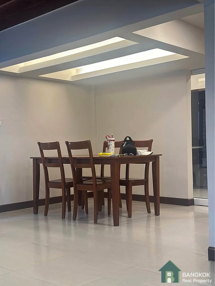 รูป หมู่บ้านสัมมากร | ให้เช่าบ้านเดี่ยวรีโนเวทใหม่ 3 ห้องนอน 2 ห้องน้ำ - รูปที่ 3/10
