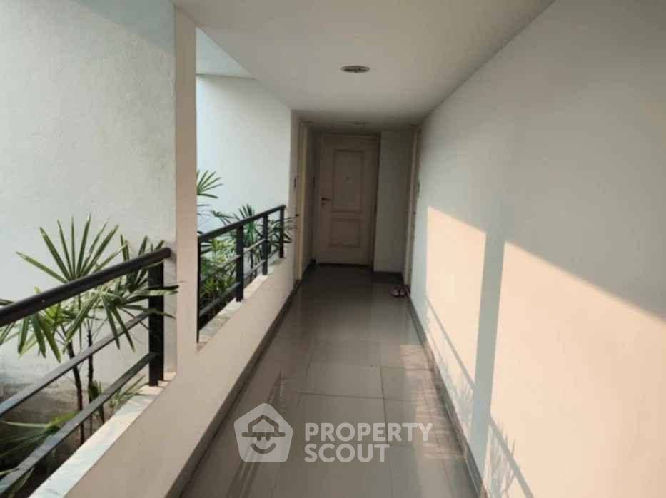 picture 2-BR Condo For Rent, Chateau In Town Ratchada 20, MRT Sutthisan 100m (ID 3147106) - 5/5