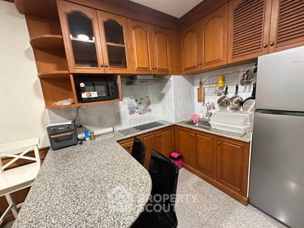 รูปภาพ 2-BR Condo At Sathorn House Condominium, 90m to BTS Surasak (ID 3147293)