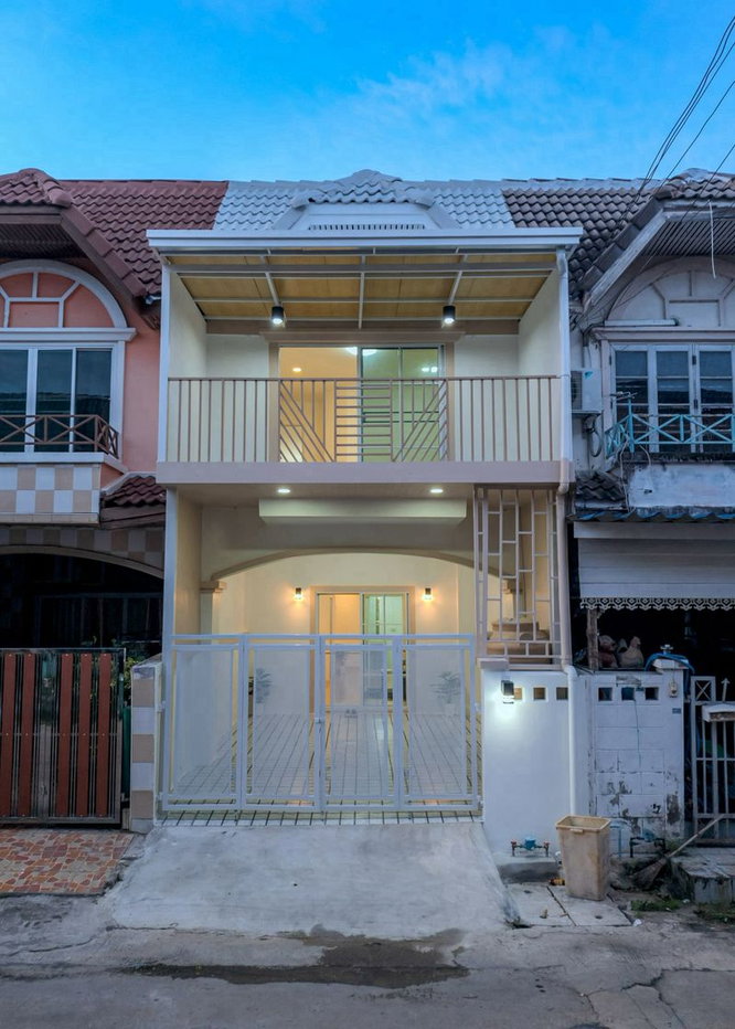 รูป ทาวน์เฮ้าส์ โซนนนบุรี วัดลาดปลาดุก รีโนเวทใหม่ พร้อมอยู่  หมู่บ้านมนวดี  - รูปที่ 1/19
