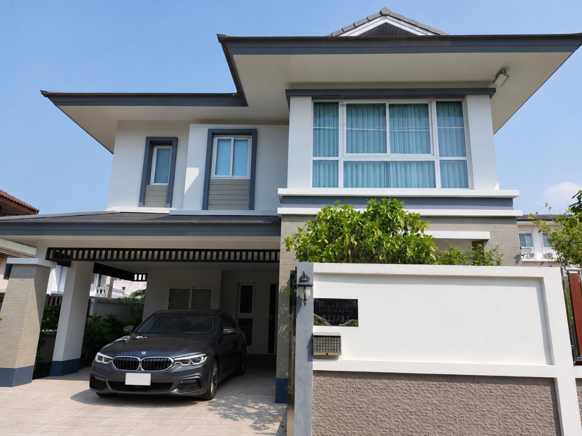 picture Beautiful Custom-Built Detached House for Sale - 1/13