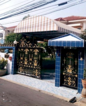 Call : 065-864-4111 Land with two detached houses 201 sq.wa, Soi Thung Mangkon 22, Chim Phli, Taling Chan